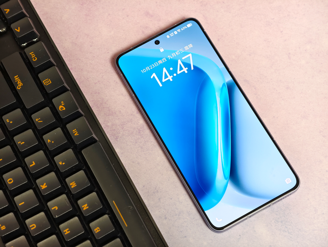 iQOO Neo11测评，一杯即满配，没有大杯我就是大杯