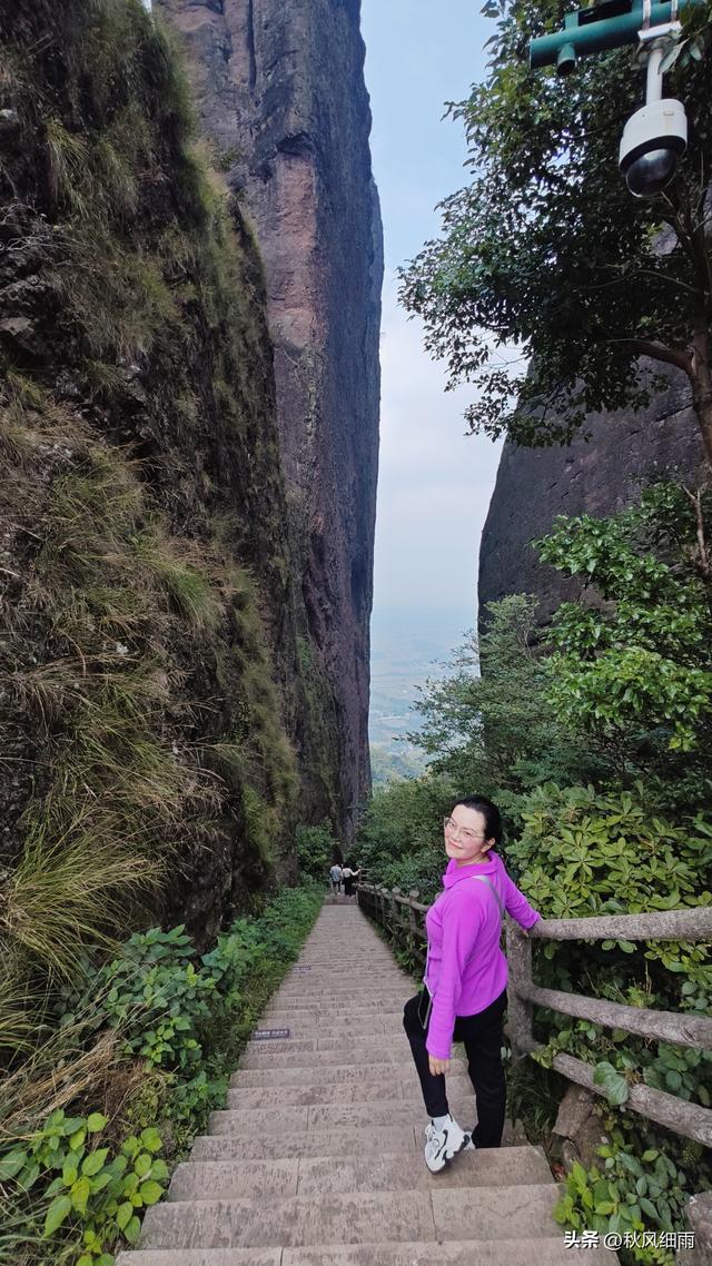 自驾浙江衢州第三天，枫岭关打卡三省界碑，江郎山爬到腿抽筋