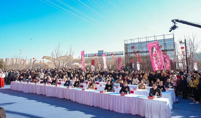 12月6日,银川江南水街正式开街迎客!