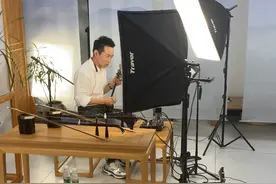 她用66天说服100位艺术家开直播，在抖音组了一个“天团”图片