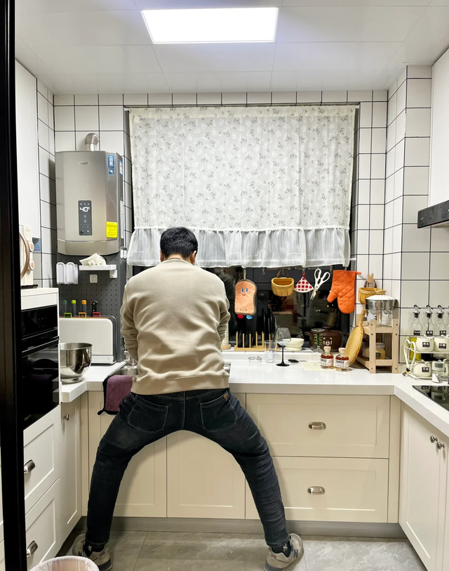 木工师傅偷偷告诉我：不管厨房有多大，橱柜尺寸都要注意这6点！