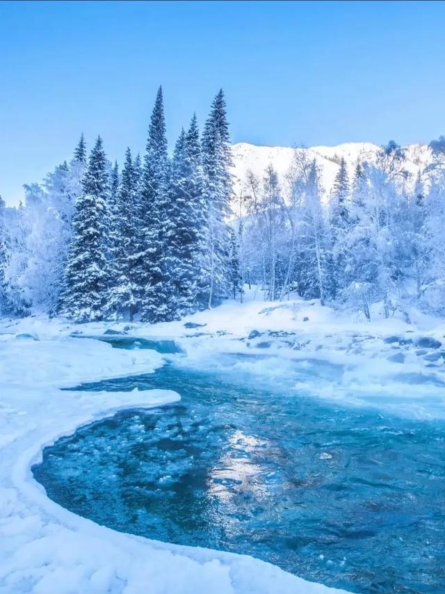 闯入冰雪童话世界!新疆冬季终极玩法,滑雪/摄影/民俗全搞定