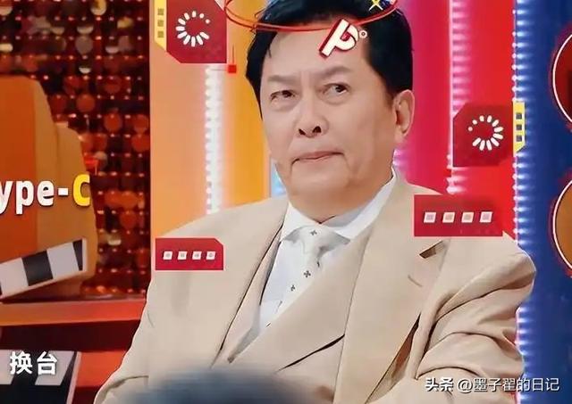 观礼阅兵不到1天，唐国强评论区乱成一团，国籍和接广告引起争议