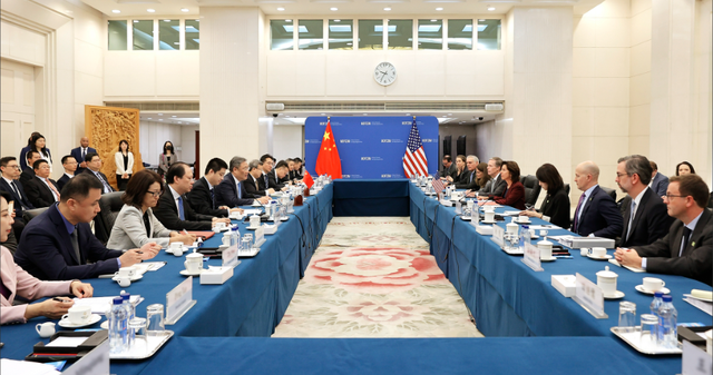 荷兰光刻机巨头：中国人太聪明了，对中国封锁西方企业先活不下去