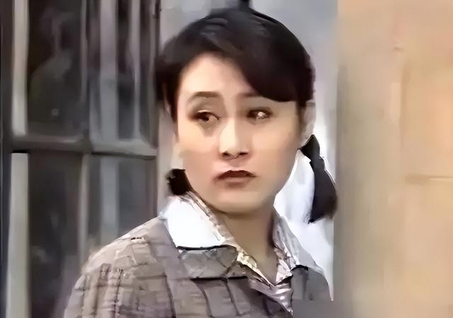 没想到，63岁张凯丽，因九三阅兵上的一个动作，再次实现口碑暴增
