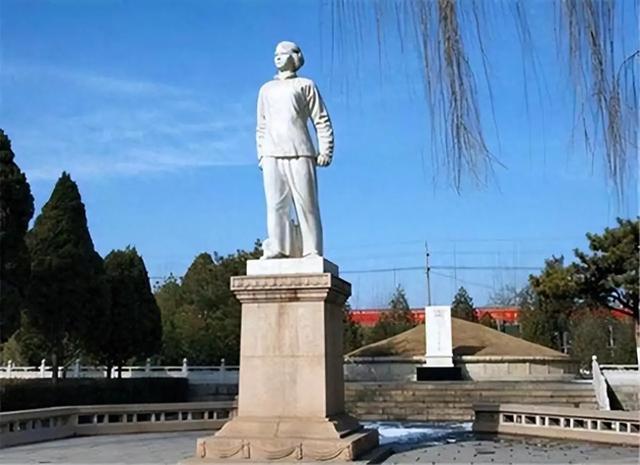 真凶拔掉满脸胡子改名，观看《刘胡兰》心存侥幸，却不知难逃法网