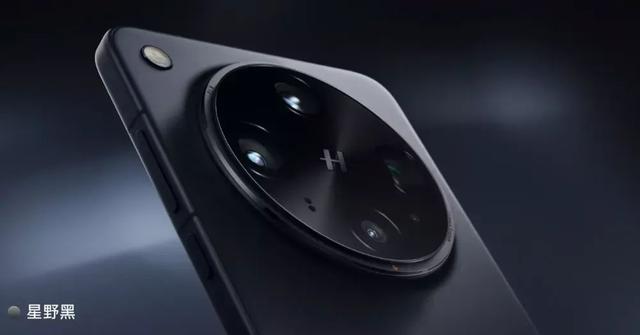 OPPO Find X9 Ultra细节再曝，2K LTPO 2.5D 直屏