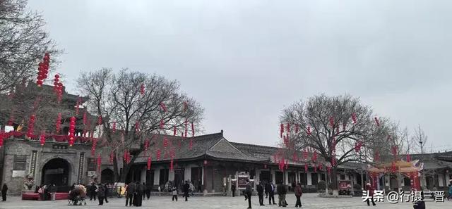 汉服古韵迎佳节 别样三八绽芳华——万荣李家大院妇女节人气火爆