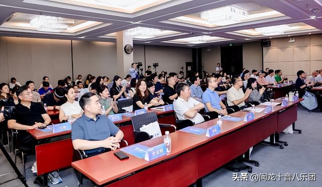 陈进林董事长出席中国花釉陶瓷艺术作品巡展北京站开幕式并致辞