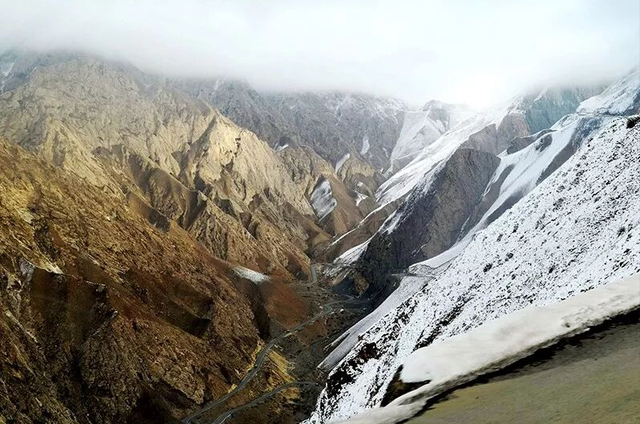 此生必驾新藏线：穿越无人区，邂逅神山圣湖
