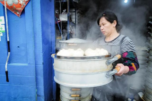 1元的包子，4块钱的蒸饺，这座城给人的幸福感怎么能这么高啊！