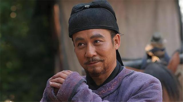 离婚不离家！看到如今佩通坦的窘境，才知他信家族最大的底气是她