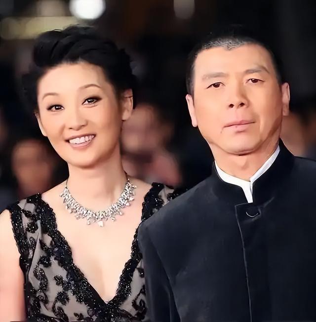 冯小刚被曝离婚？妻子徐帆不再隐忍，自曝婚姻真相，拿捏冯小刚