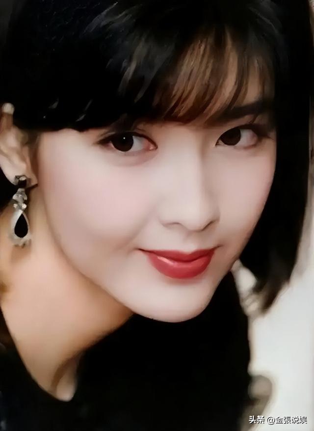 被戴8次绿帽子	，3次被捉奸在床，这就是我们"玉女"守卫的爱情？