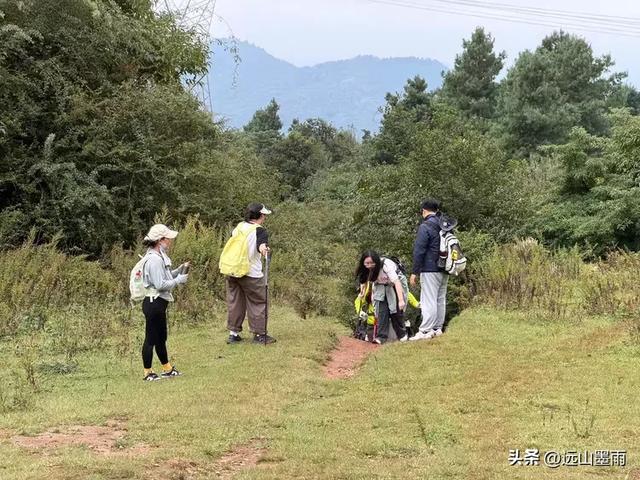 攀登昆明十峰之宜良老爷山，经历密林大雨考验，惊喜交加，难忘