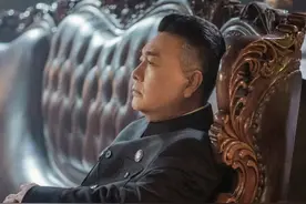 《孤战迷城》：冯毓年做梦都没想到，毒气弹就藏在防空洞中！图片