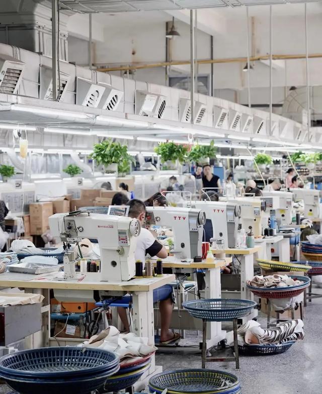 话剧导演跨界做电商，从负债到年销过亿，只用了一年