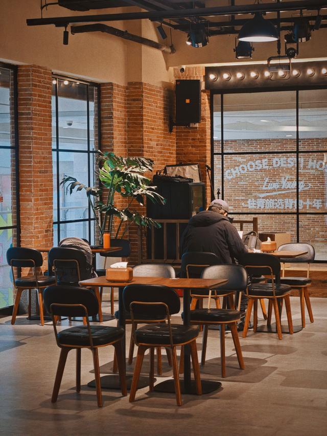 背包十年 当我说出去玩住青旅……