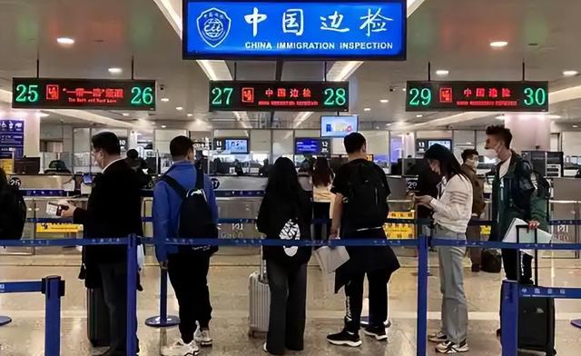 印度美女来中国旅游，第一天就破防：他们卫生条件怎么会这么好？