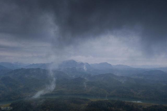 山西秋汛多雨持续8天，土石浸泡防范塌方滑坡，景区关门高速限流