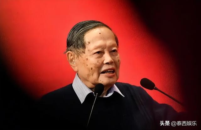 杨振宁告别式当日，翁帆现身只是看点之一，清华宣布一重要决定