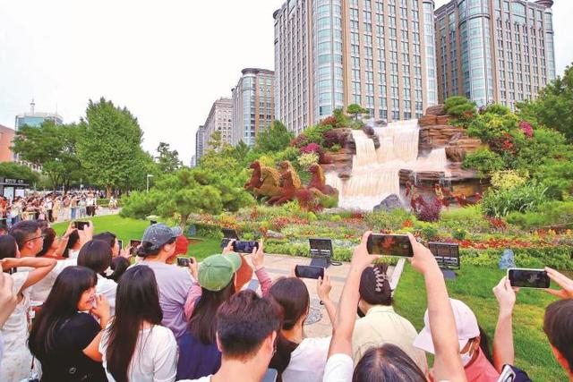 漫步长安街 打卡十组主题花坛