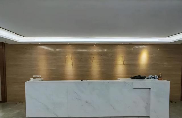 突然爆雷，人去楼空	，有人投入700多万元！