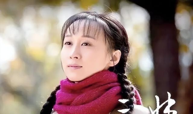 她拒绝潜规则，出道20年演了50部戏仍火不了，42岁还没结婚