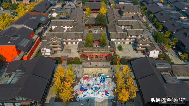 从未高悬云端仙界，自始便与市井互通呼吸——金秋大慈寺