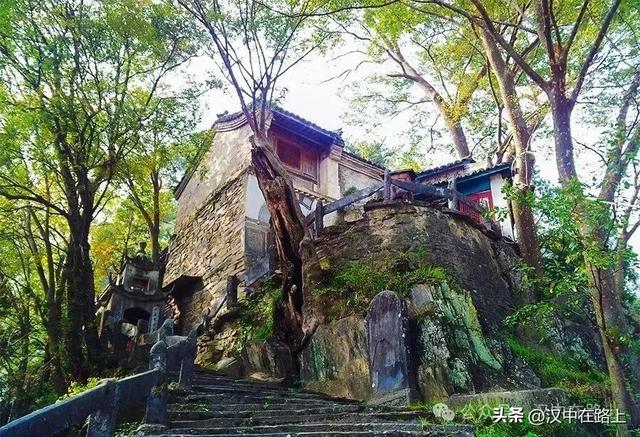 探秘汉中哑姑山宝峰寺！千年古刹的神秘与壮美！