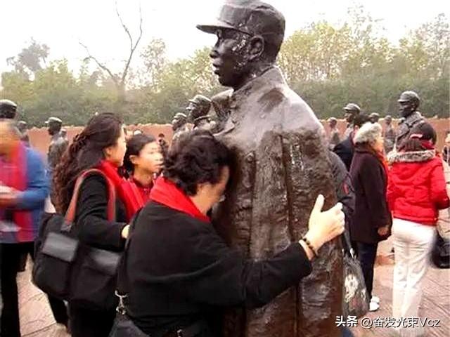 他当市长嫌工资低，辞职去“捡破烂”，捡到80亿财富非要上交国家