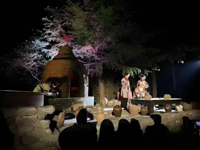 “铁腚大巴”甘南线第六站：夜幕下的精彩，与历史文化同行
