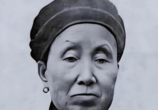 1950年蒋介石姐姐被判死刑，周总理求情无果，原来她有另一个身份