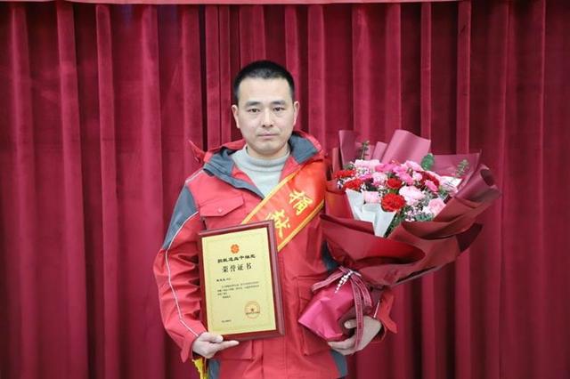 无偿献血45次的京东小哥，受邀参加世界捐献骨髓志愿者日活动