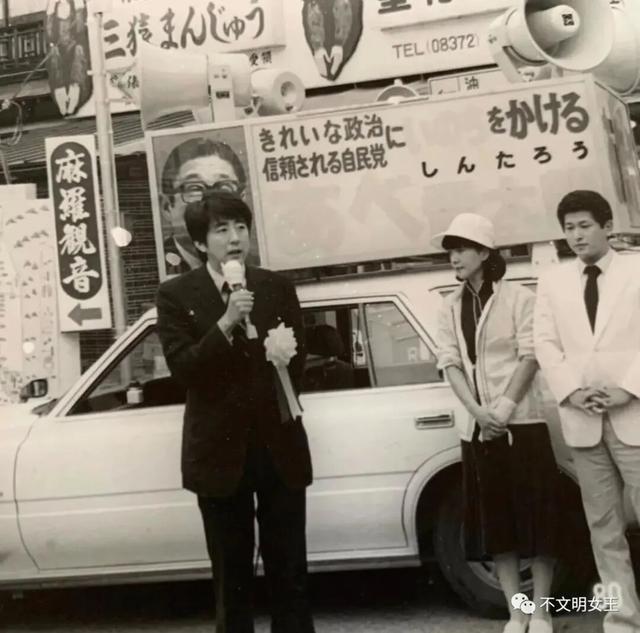 61岁安倍昭恵：丈夫遇刺后搬离婆家，种地疗伤，常去安倍坟前上香