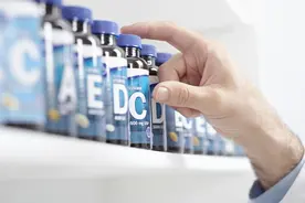 维生素也伤肝？忠告：别把4种维生素当保健品吃，危害你承受不起图片