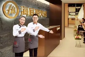海底捞否认“招985毕业生做传菜员”，“脱掉长衫”做餐饮真的很丢人吗？图片
