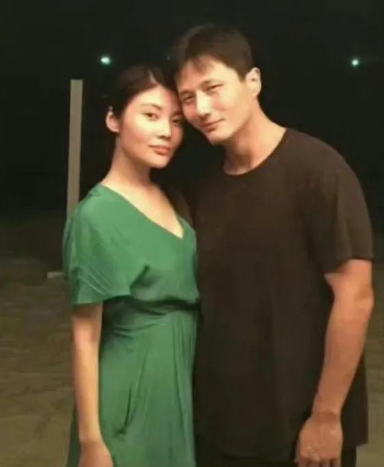 京遇甜蜜瞬间：徐冬冬与尹子维试婚纱揭秘