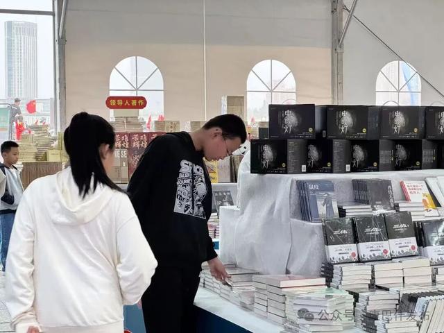 这个国庆，来康巴什“过书瘾”