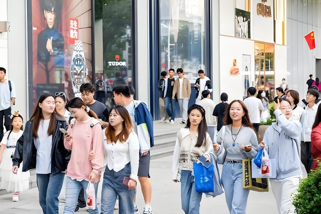 中国将迎人口死亡高峰！22年1041万，23年1100万，去年死亡多少？