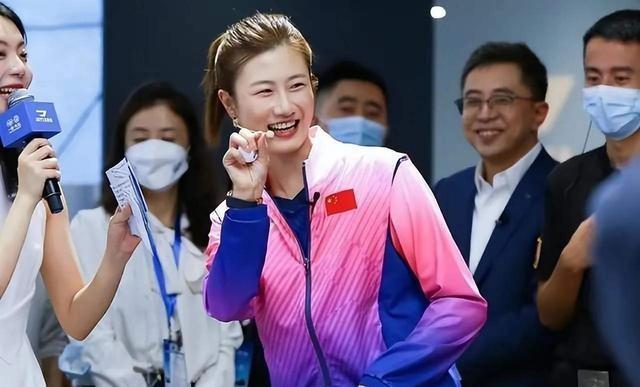 丁宁现状：退役4年拒绝国乒安排，如今是北大教师，年薪30万够了