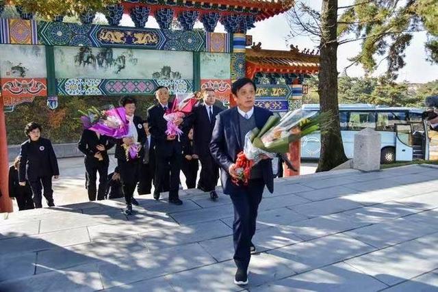 江波 I 谁在迷宫里埋下梦幻的密码