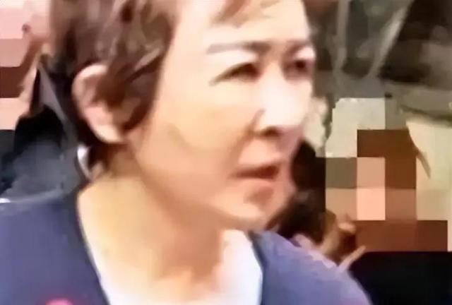 又揪出来一个巨贪，金额高达9.7亿，首富夫人郝斌跨境逃亡