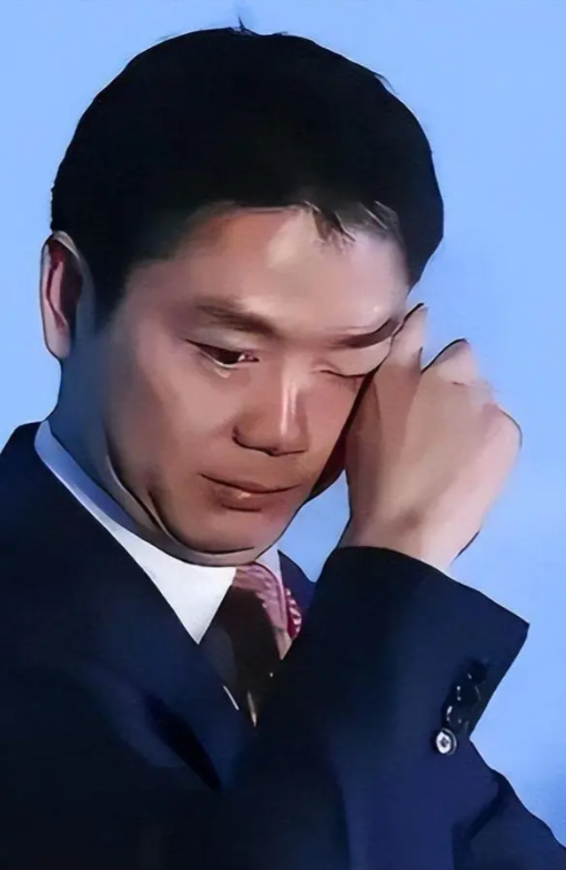 担心的事还是发生！刘强东发年货刚开始，老父亲就走上大衣哥老路