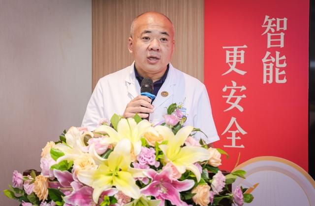 吉林省首台，新一代机器人全飞秒落户长春普瑞眼科医院
