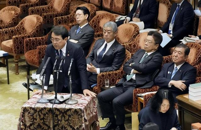 石破茂为何当街喊出摆脱对美依赖
