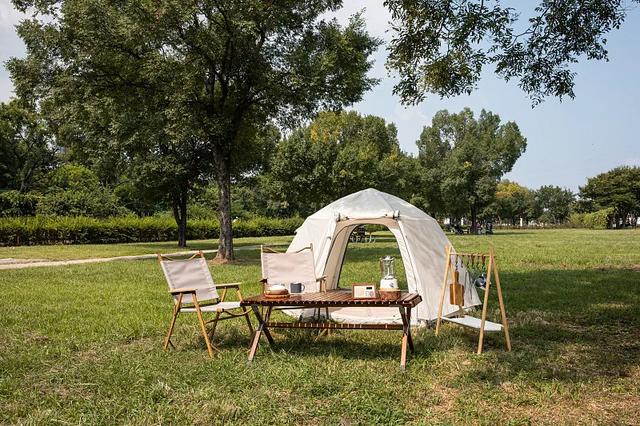 清明小长假露营刷屏:消费降级,不再执着诗和远方