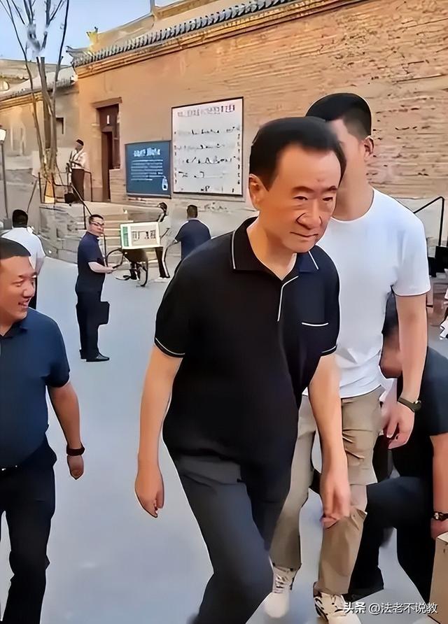 再难翻身？刚还完6000亿外债，71岁的王健林又迎来大麻烦