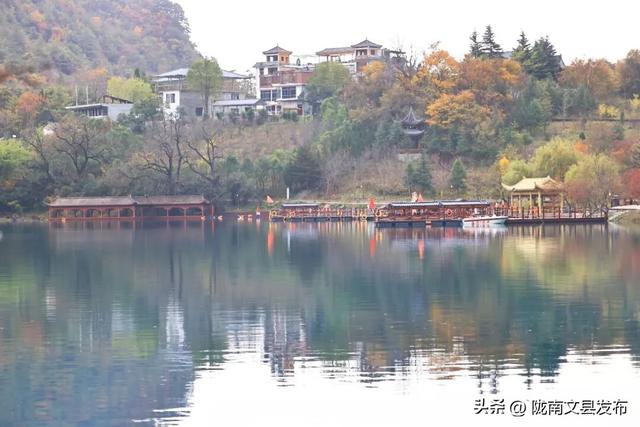 天池「初妆」，素颜静好