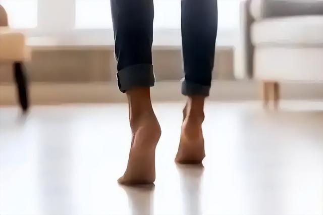“踮脚尖”立大功？调查发现：每天踮脚10分钟，或能收获5大好处